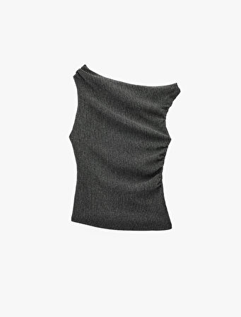 Viskon Karışımlı Drape Detaylı Dokulu Asimetrik Yaka Kolsuz Bluz
