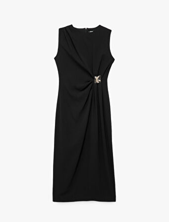 Krep Kumaş Drapeli Aksesuar Detaylı Bisiklet Yaka Kolsuz Midi Elbise