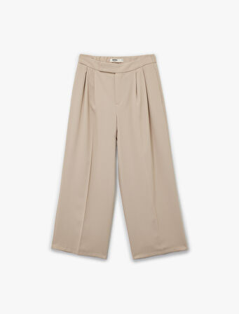 Pile Detaylı Düz Geniş Kısa Paça Kumaş Pantolon