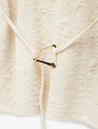 Uzun Kollu Kemer Detaylı Dik Yaka Dokulu Body