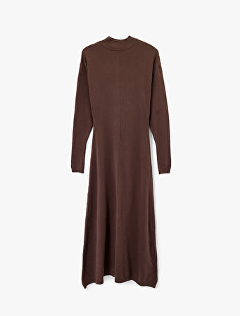 Uzun Kollu Hafif Dik Yaka Uzun Triko Elbise