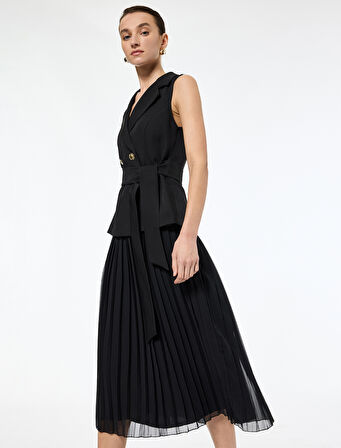 Kolsuz Kruvaze Kuşak Detaylı Midi Boy Pileli Ceket Elbise