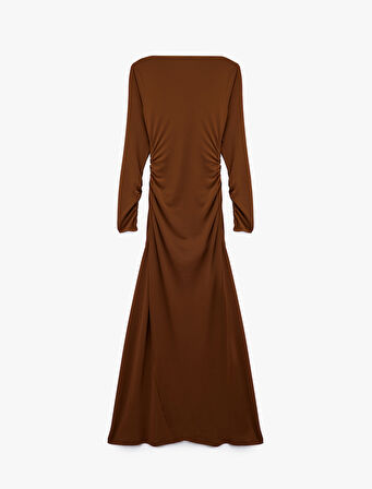 Slim Fit Drape Detaylı Uzun Kollu Kayık Yaka Uzun Elbise