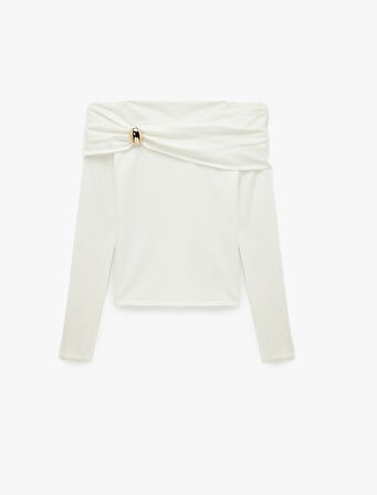 Aksesuar Detaylı Uzun Kollu Omuzu Açık Madonna Yaka Triko Kazak