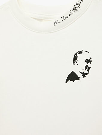 Pamuklu Uzun Kollu Bisiklet Yaka Atatürk Baskılı Tişört