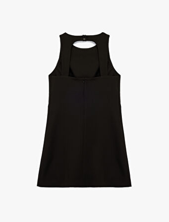 A Kesim Sırt Dekolteli Pencere Detaylı Kolsuz Bisiklet Yaka Mini Elbise