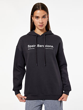 Uzun Kollu Kapüşonlu Arkası Baskılı Oversize Sweatshirt