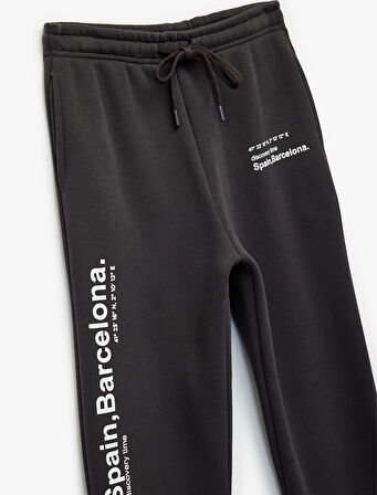 Baskılı Beli Bağcıklı Rahat Kalıp Jogger Eşofman Altı