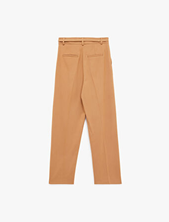 Cepli Pileli Kemerli Düz Paça Kumaş Pantolon