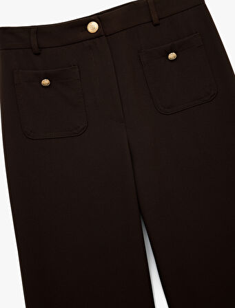 Düğme Detaylı Aplike Cepli Düz Bol Paça Kumaş Pantolon