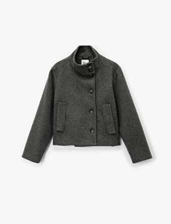 Düğmeli Cep Detaylı Uzun Kollu Dik Yaka Mont