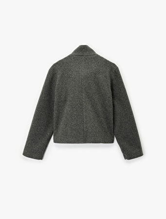 Düğmeli Cep Detaylı Uzun Kollu Dik Yaka Mont