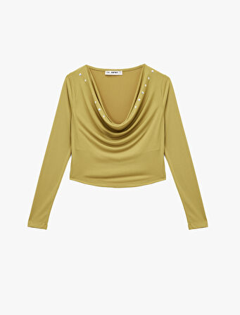 Slim Fit Uzun Kollu Metal Aksesuarlı Degaje Yaka Tişört