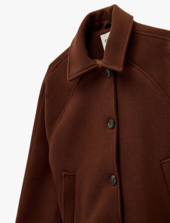 Uzun Kollu Klasik Yaka Düğmeli Cep Detaylı Ceket