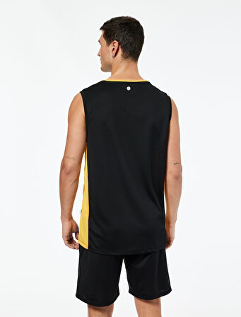 Kolsuz Bisiklet Yaka Renk Kontrastlı Baskılı Spor Atleti