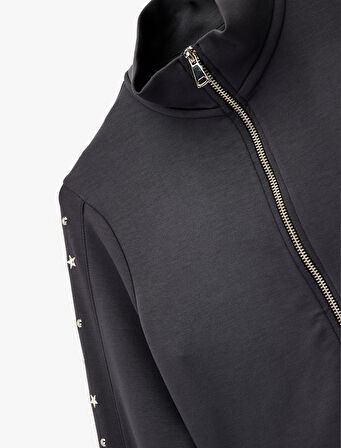 Slim Fit Fermuarlı Uzun Kollu Dik Yaka Yıldız ve Zımba Detaylı Crop Hırka