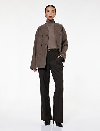 Uzun Kollu Dik Yaka Düğmeli Kruvaze Kaşe Ceket