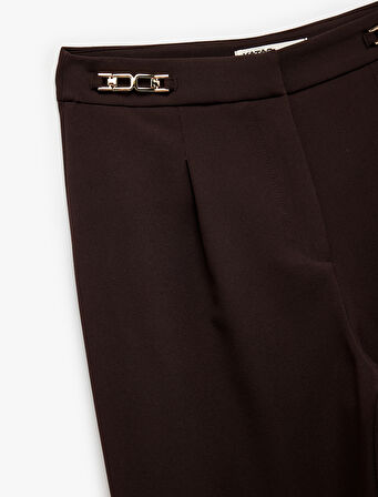 Aksesuar Detaylı Havuç Kesim Kumaş Pantolon