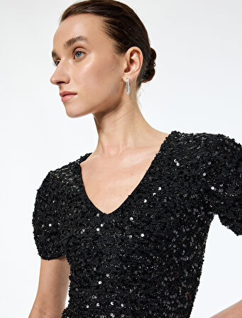 V Yaka Kısa Kollu Pullu Payetli Volanlı Mini Abiye Elbise