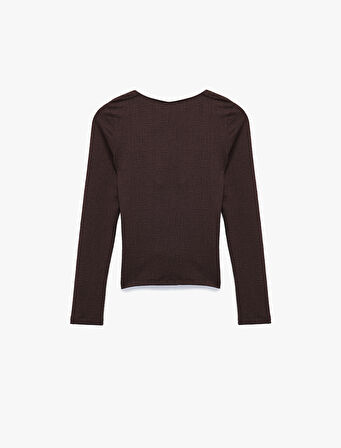 Metal Aksesuarlı Uzun Kollu Slim Fit Bürümcük Kruvaze Yaka Bluz