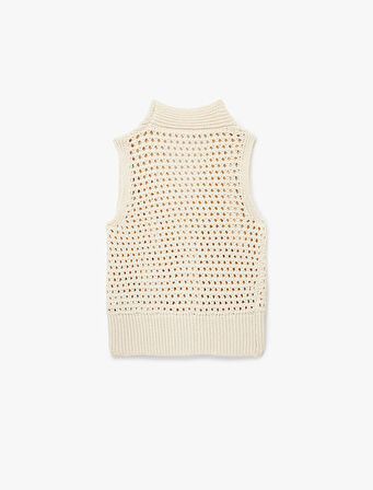 V Yaka Düğmeli Ajurlu Triko Yelek