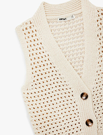 V Yaka Düğmeli Ajurlu Triko Yelek