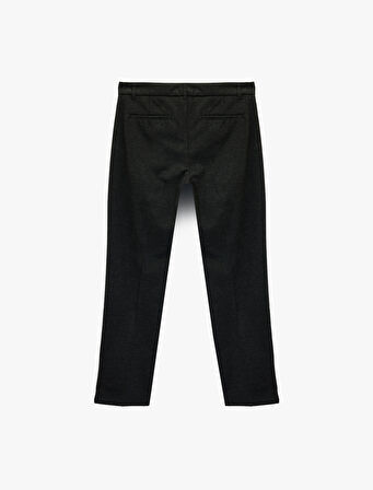 Regular Fit Viskon Karışımlı Cepli Pileli Kumaş Pantolon