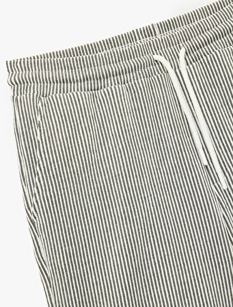 Cep Detaylı Beli Bağcıklı Şort