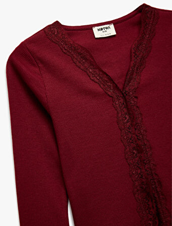 Pamuklu Uzun Kollu V Yaka Dantel Detaylı Tişört