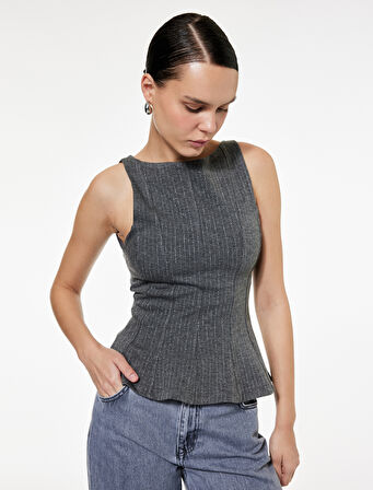 Slim Fit Kayık Yuvarlak Yaka Parıltılı Çizgili Kolsuz Peplum Bluz