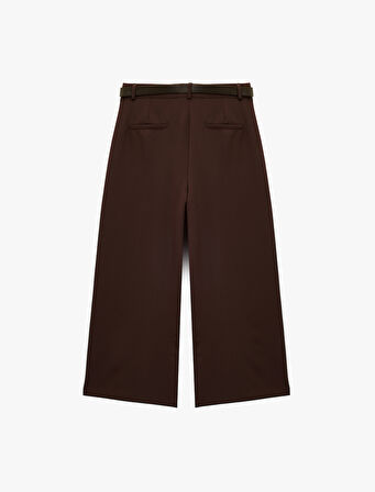 Kemerli Aplike Cepli Culotte Fit Kısa Geniş Paça Kumaş Pantolon