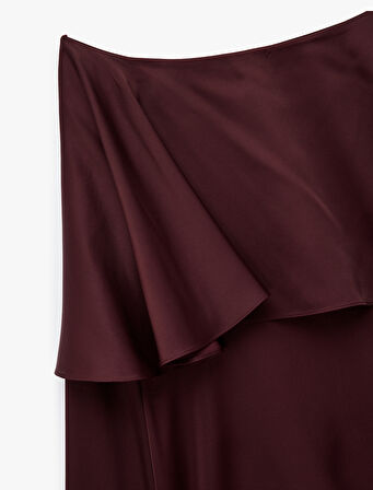 Uzun Kollu Kayık Yaka Asimetrik Kesim Saten Bluz