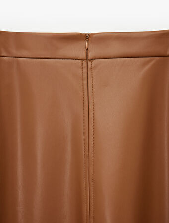 Koton X Melis Ağazat - Volanlı Kloş Kesim Midi Suni Deri Etek