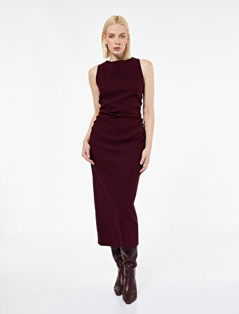 Krep Kumaş Drape Detaylı Yırtmaçlı Kolsuz Bisiklet Yaka Midi Kalem Elbise