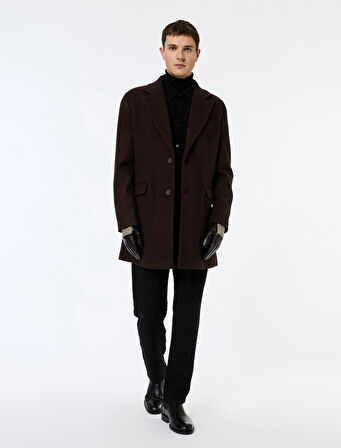 Uzun Kollu Kapaklı Cepli Düğmeli Mono Yaka Kaşe Kaban