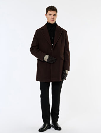 Uzun Kollu Kapaklı Cepli Düğmeli Mono Yaka Kaşe Kaban