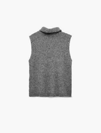 Koton X Sibil Çetinkaya - Aksesuar Detaylı Balıkçı Yaka Oversize Süveter