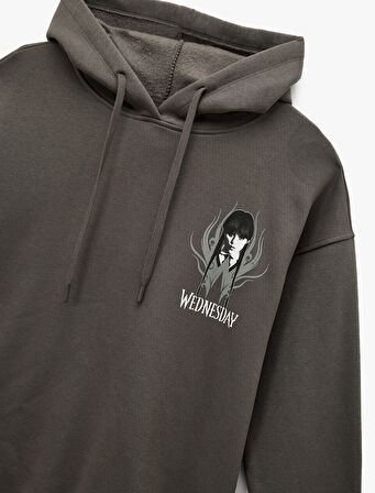 Wednesday Lisanslı Kapüşonlu Arkası Baskılı Oversize Sweatshirt
