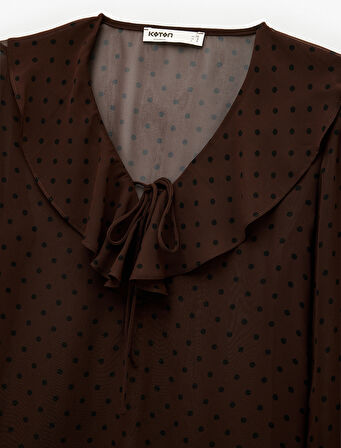 Uzun Kollu Fırfırlı Yaka Volanlı Puantiyeli Bluz