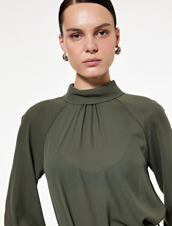 Regular Fit Uzun Kollu Dik Yaka Drapeli Bluz