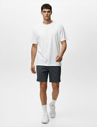 Regular Fit Yırtmaçlı Dikiş Detaylı Beli Lastikli Kısa Spor Şort