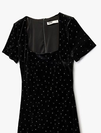 Dantel Detaylı Kare Yaka Kısa Kollu Vatkalı Mini Taşlı Abiye Elbise