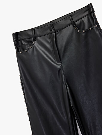 Normal Bel Düğmeli Cepli Metal Aksesuarlı Düz Paça Suni Deri Pantolon