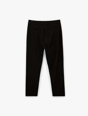 Düğme Detaylı Cepli Regular Fit Kumaş Pantolon