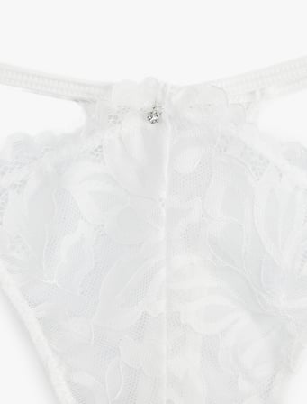 Taş Detaylı Dantelli String Külot