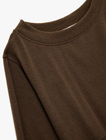 Viskon Karışımlı Kayık Yaka Omzu Açık Uzun Kollu Tişört