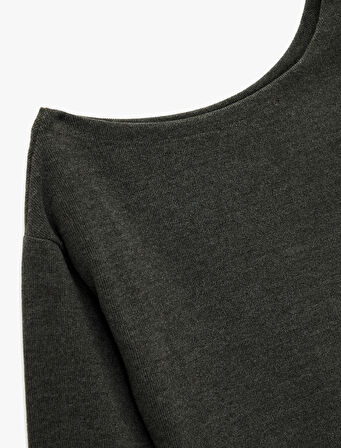 Rahat Kalıp Uzun Kollu Asimetrik Yaka Tişört