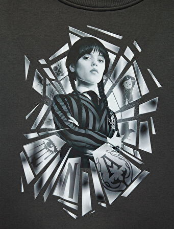 Lisanslı Wednesday Baskılı Uzun Kollu Bisiklet Yaka Oversize Sweatshirt