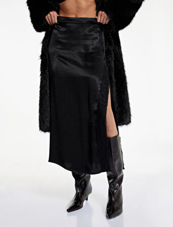 A Kesim Yırtmaçlı Dantel Detaylı Midi Saten Etek