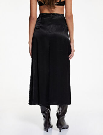 A Kesim Yırtmaçlı Dantel Detaylı Midi Saten Etek